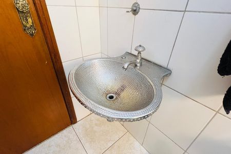 Casa à venda com 181m², 3 quartos e 2 vagasLavabo