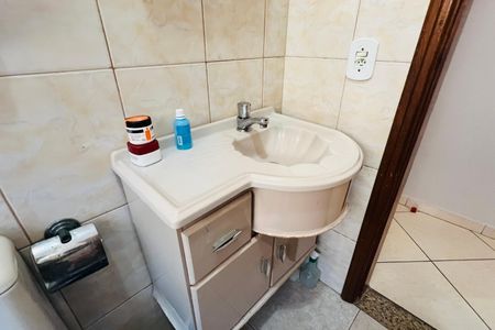 Casa à venda com 181m², 3 quartos e 2 vagasBanheiro da Suíte 1