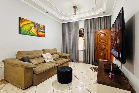 Casa à venda com 181m², 3 quartos e 2 vagasSala