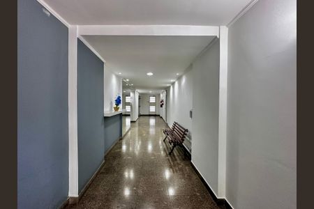Apartamento à venda com 49m², 2 quartos e 1 vaga Apartamento à venda com 49m², 2 quartos e 1 vagaÁrea comum - Hall Social Bloco