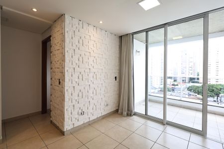 Apartamento à venda com 70m², 2 quartos e 2 vagasSala