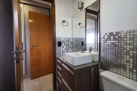 Apartamento à venda com 70m², 2 quartos e 2 vagasBanheiro da Suíte