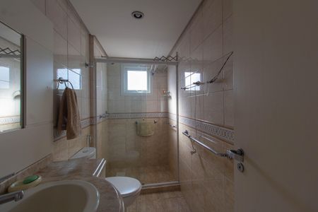 Apartamento à venda com 121m², 3 quartos e 1 vaga Apartamento à venda com 121m², 3 quartos e 1 vagaBanheiro 2