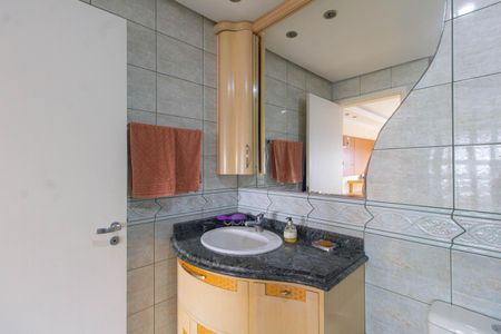 Apartamento à venda com 121m², 3 quartos e 1 vaga Apartamento à venda com 121m², 3 quartos e 1 vagaBanheiro da Suíte