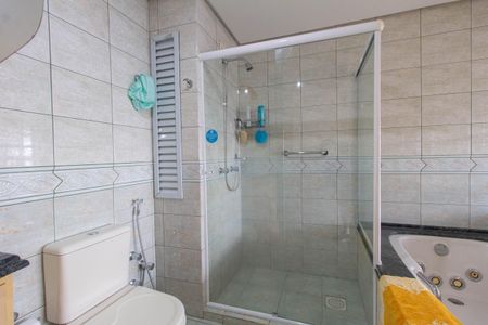 Apartamento à venda com 121m², 3 quartos e 1 vaga Apartamento à venda com 121m², 3 quartos e 1 vagaBanheiro da Suíte