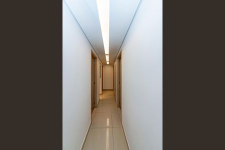 Apartamento à venda com 114m², 4 quartos e 2 vagasCorredor