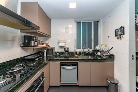 Apartamento à venda com 114m², 4 quartos e 2 vagasCozinha