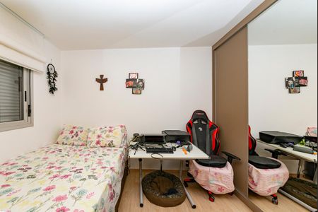 Apartamento à venda com 114m², 4 quartos e 2 vagasQuarto 2