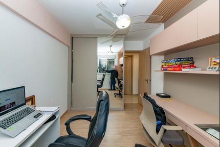 Apartamento à venda com 114m², 4 quartos e 2 vagasQuarto 3