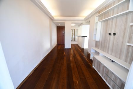 Apartamento para alugar com 77m², 2 quartos e 1 vagaSala