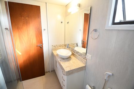 Apartamento para alugar com 77m², 2 quartos e 1 vagaBanheiro