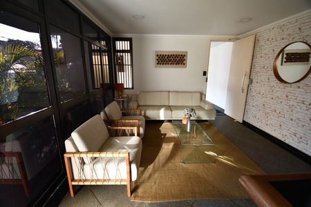 Apartamento para alugar com 77m², 2 quartos e 1 vagaHall social