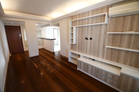 Apartamento para alugar com 77m², 2 quartos e 1 vagaSala