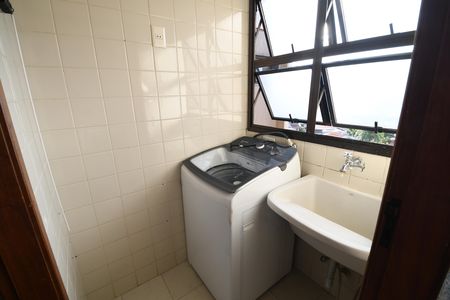Apartamento para alugar com 77m², 2 quartos e 1 vagaÁrea de Serviço