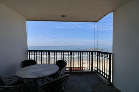 Apartamento para alugar com 217m², 4 quartos e 1 vagaVaranda