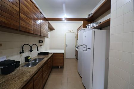 Apartamento para alugar com 217m², 4 quartos e 1 vagaCozinha