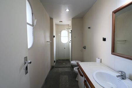 Apartamento para alugar com 217m², 4 quartos e 1 vagaBanheiro da Suíte 2