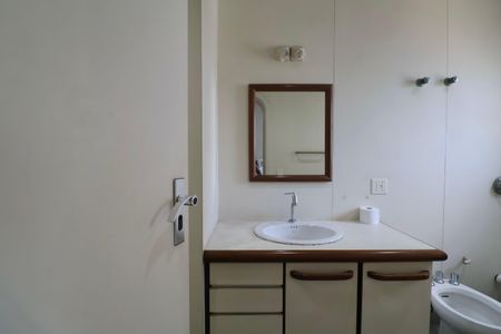 Apartamento para alugar com 217m², 4 quartos e 1 vagaBanheiro da Suíte 3