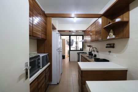 Apartamento para alugar com 217m², 4 quartos e 1 vagaCozinha