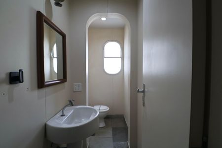 Apartamento para alugar com 217m², 4 quartos e 1 vagaLavabo