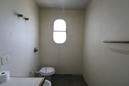 Apartamento para alugar com 217m², 4 quartos e 1 vagaBanheiro da Suíte 3