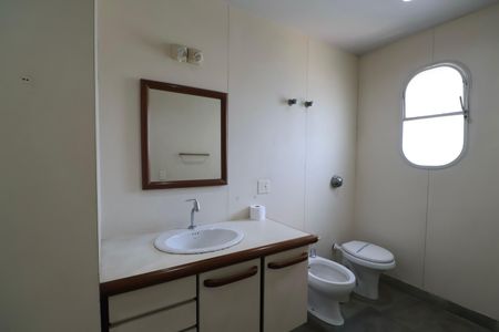 Apartamento para alugar com 217m², 4 quartos e 1 vagaBanheiro da Suíte 3