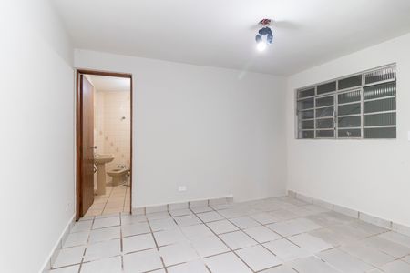 Casa para alugar com 32m², 1 quarto e sem vaga Casa para alugar com 32m², 1 quarto e sem vagaSala/Quarto