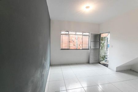 Casa para alugar com 58m², 1 quarto e sem vaga Casa para alugar com 58m², 1 quarto e sem vagaSala