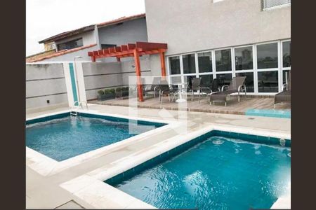 Apartamento à venda com 64m², 2 quartos e 2 vagas Apartamento à venda com 64m², 2 quartos e 2 vagasÁrea comum - Piscina