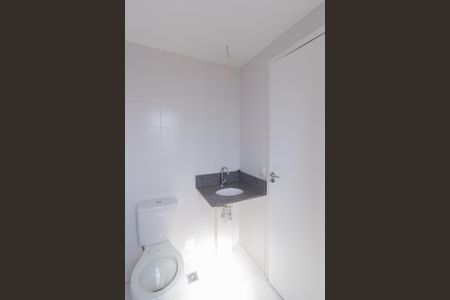 Apartamento à venda com 64m², 2 quartos e 2 vagas Apartamento à venda com 64m², 2 quartos e 2 vagasBanheiro da suíte