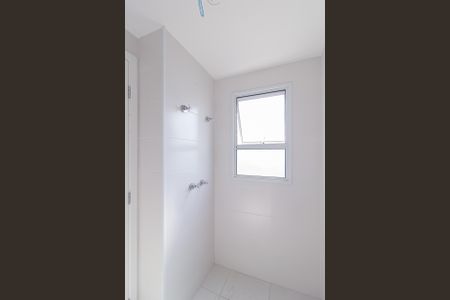 Apartamento à venda com 64m², 2 quartos e 2 vagas Apartamento à venda com 64m², 2 quartos e 2 vagasBanheiro da suíte