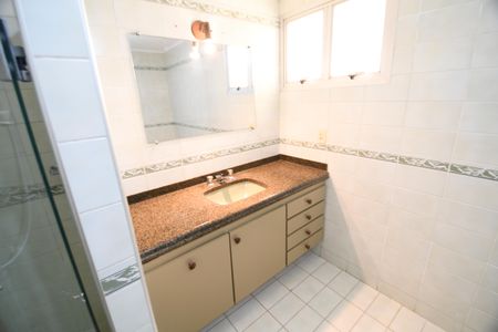 Apartamento à venda com 137m², 3 quartos e 2 vagasBanheiro da Suíte