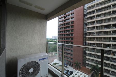 Apartamento à venda com 70m², 2 quartos e 1 vagaSala - Varanda