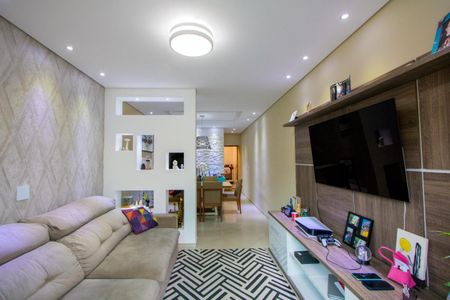 Casa à venda com 129m², 3 quartos e 2 vagas Casa à venda com 129m², 3 quartos e 2 vagasSala