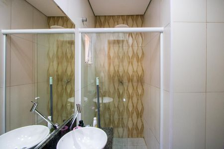 Casa à venda com 129m², 3 quartos e 2 vagas Casa à venda com 129m², 3 quartos e 2 vagasBanheiro