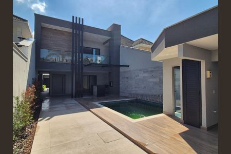 Apartamento à venda com 297m², 4 quartos e 3 vagas Apartamento à venda com 297m², 4 quartos e 3 vagasÁrea externa