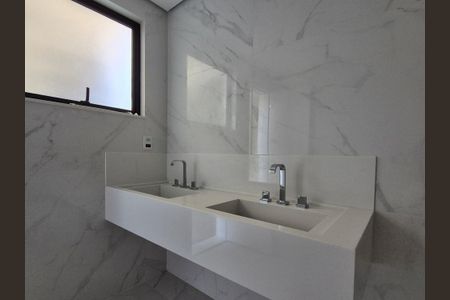 Apartamento à venda com 297m², 4 quartos e 3 vagas Apartamento à venda com 297m², 4 quartos e 3 vagasBanheiro da Suíte 4