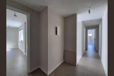 Apartamento à venda com 297m², 4 quartos e 3 vagas Apartamento à venda com 297m², 4 quartos e 3 vagasCorredor