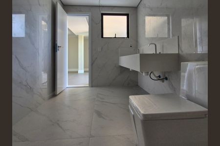 Apartamento à venda com 297m², 4 quartos e 3 vagas Apartamento à venda com 297m², 4 quartos e 3 vagasBanheiro da Suíte 4