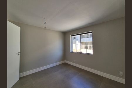 Apartamento à venda com 297m², 4 quartos e 3 vagas Apartamento à venda com 297m², 4 quartos e 3 vagasSuíte 2