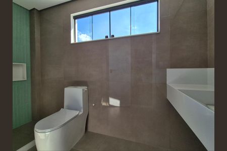 Apartamento à venda com 297m², 4 quartos e 3 vagas Apartamento à venda com 297m², 4 quartos e 3 vagasBanheiro da Suíte 1