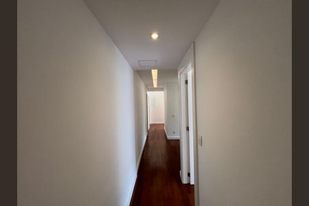 Apartamento à venda com 274m², 4 quartos e 2 vagasCorredor