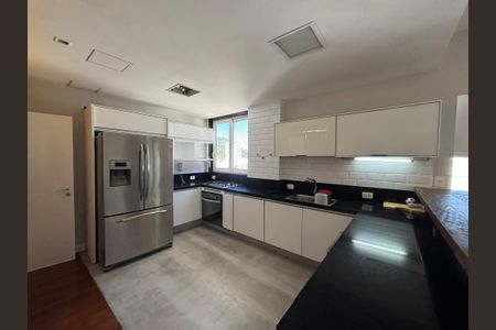 Apartamento à venda com 274m², 4 quartos e 2 vagasCozinha 