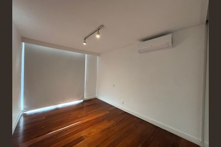 Apartamento à venda com 274m², 4 quartos e 2 vagasQuarto 2