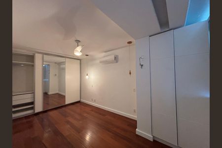 Apartamento à venda com 274m², 4 quartos e 2 vagasSuíte 2