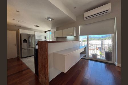 Apartamento à venda com 274m², 4 quartos e 2 vagasCozinha 