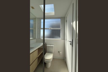 Apartamento à venda com 274m², 4 quartos e 2 vagasBanheiro da Suíte 1