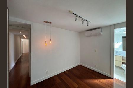 Apartamento à venda com 274m², 4 quartos e 2 vagasSuíte 1
