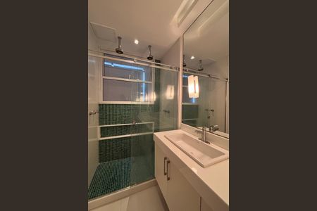 Apartamento à venda com 274m², 4 quartos e 2 vagasBanheiro da Suíte 2