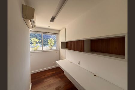 Apartamento à venda com 274m², 4 quartos e 2 vagasQuarto 1